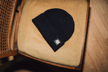 Lade das Bild in den Galerie-Viewer, BLACKOUT PROBLEMS - BLACK FISHER BEANIE
