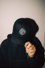 Lade das Bild in den Galerie-Viewer, BLACKOUT PROBLEMS - BLACK ROSE CAP
